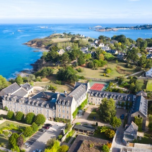 Survolons la presqu'île...